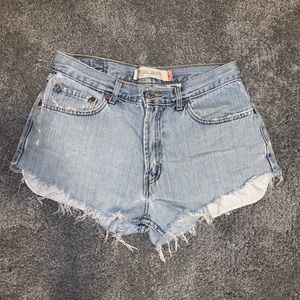 Distressed Levi’s Jean Short